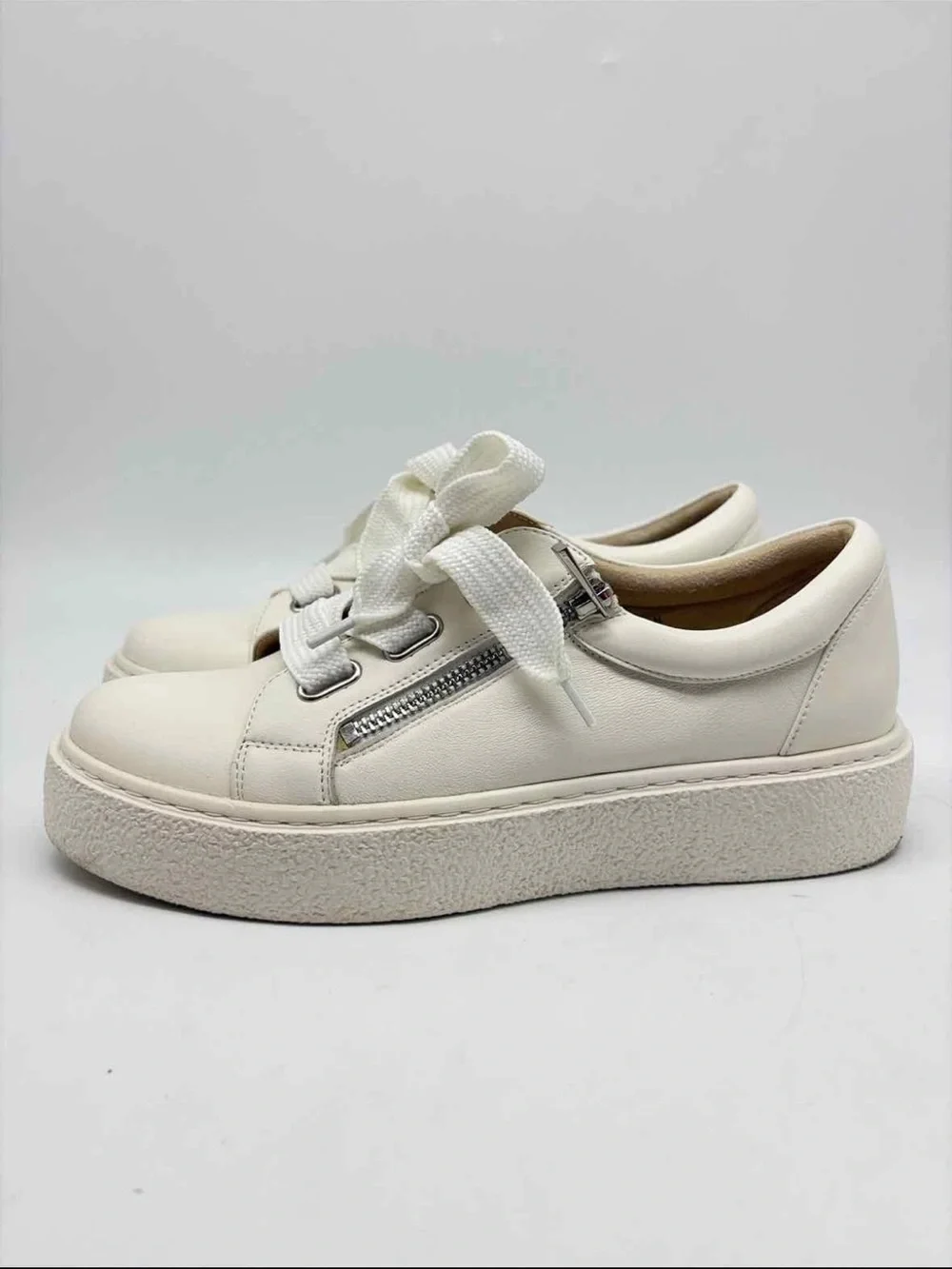 Vaneli Cream Leather Platform Lace-Up Sneakers 9